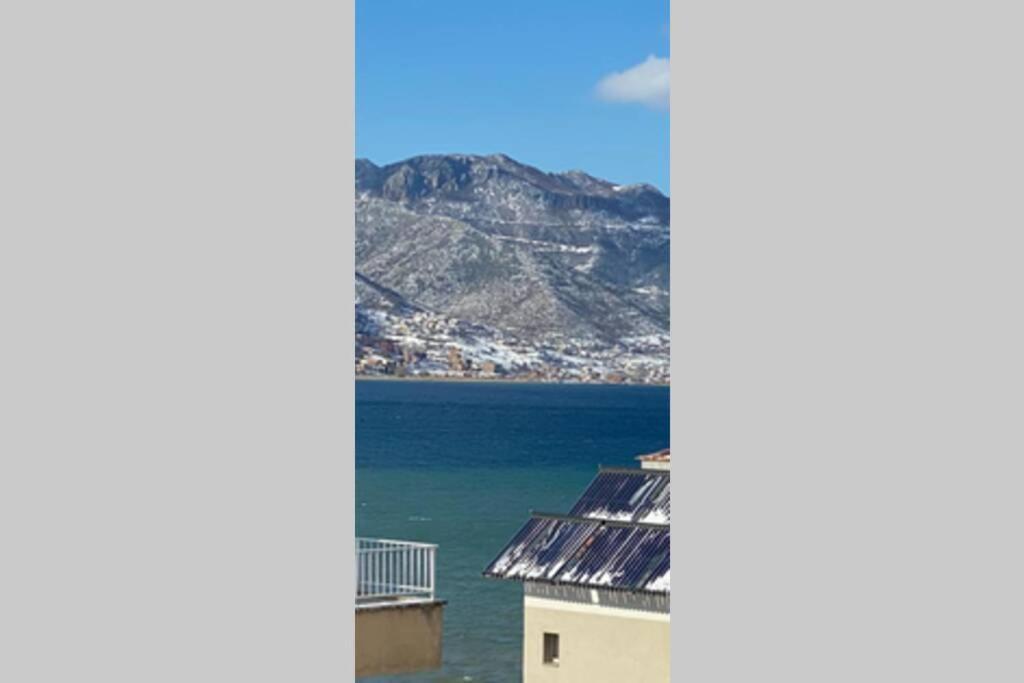 Cozy Lake Front Flat Bequeme Wohnung An Der See Поградец Екстериор снимка