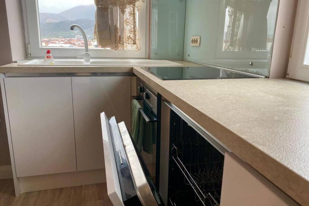 Cozy Lake Front Flat Bequeme Wohnung An Der See Поградец Екстериор снимка