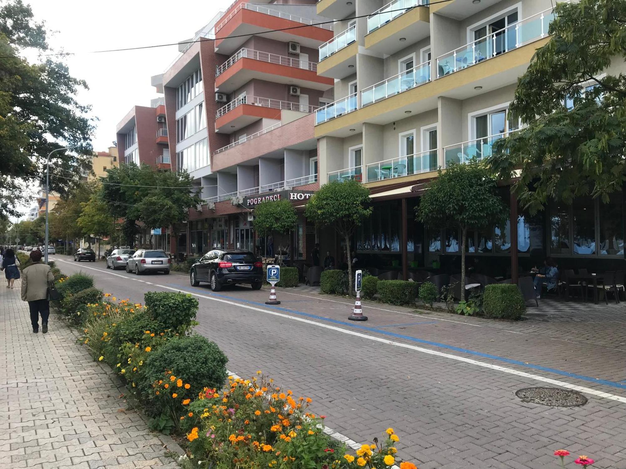 Cozy Lake Front Flat Bequeme Wohnung An Der See Поградец Екстериор снимка